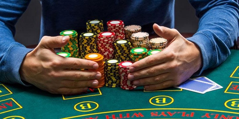 Nhiều điểm khác biệt giữa chơi bài Baccarat trực tuyến và truyền thống